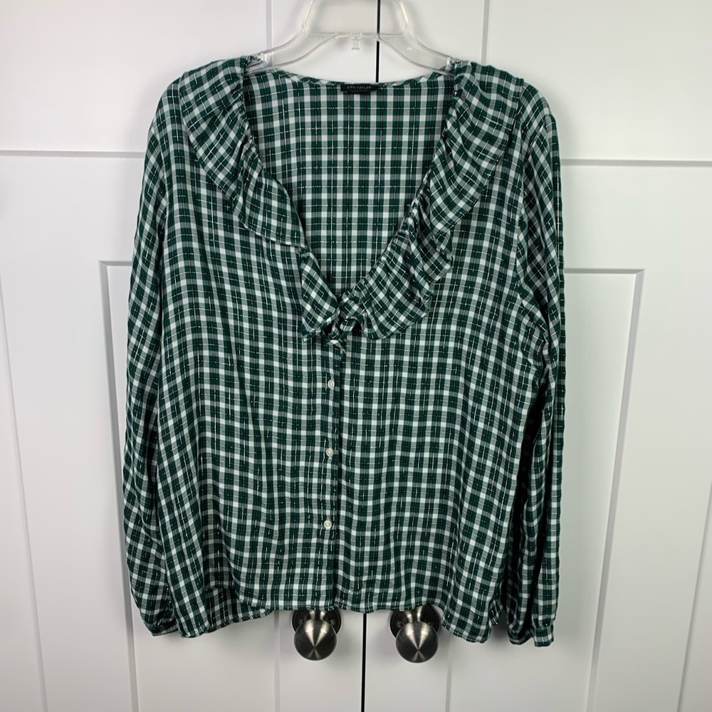 Ann Taylor LARGE v Neck Ruffle Blouse Holiday Green Silver Plaid Romantic Preppy - Picture 2 of 8